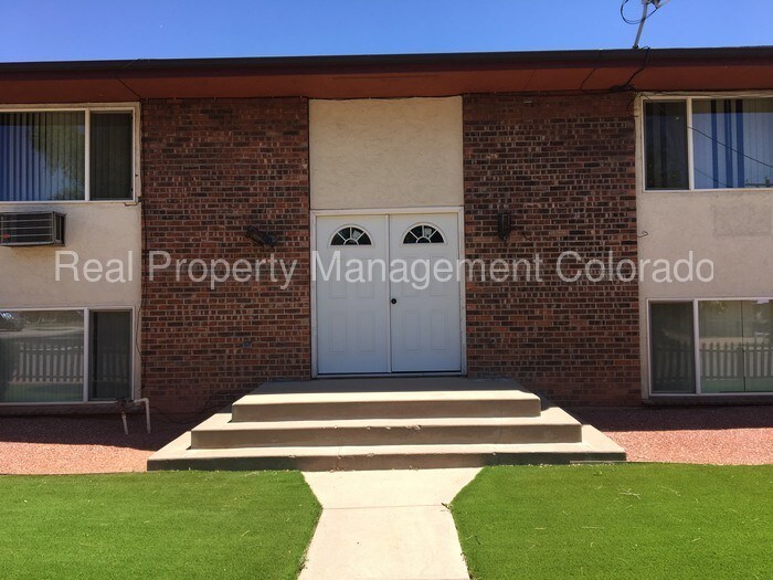 Primary Photo - 304 E Iowa Ave