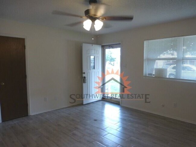 Foto del edificio - Charming 3 bedroom home.