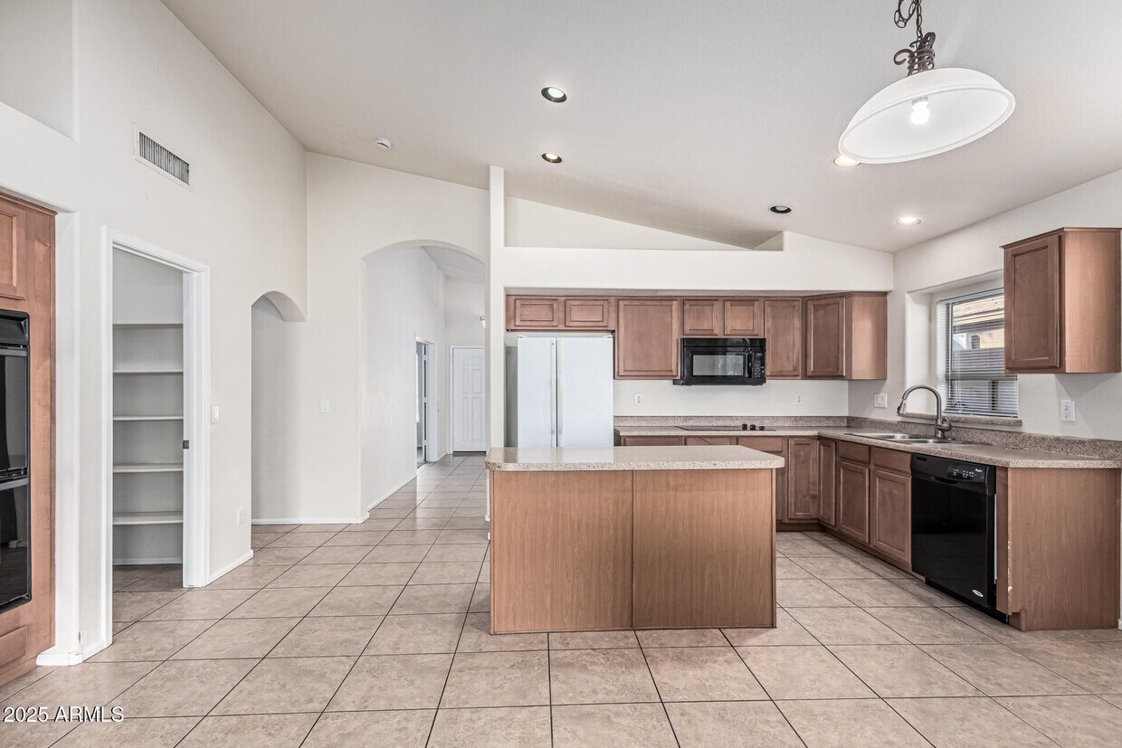 Foto principal - 16423 W Monroe St