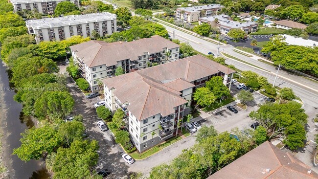 Foto del edificio - 2851 Riverside Dr