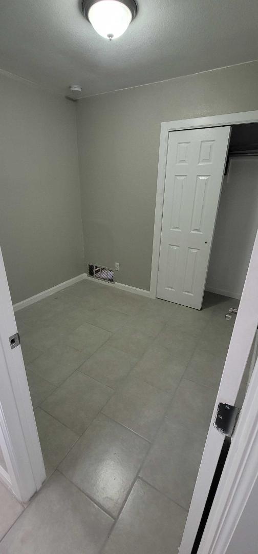 Foto del edificio - 3031 Findley Ave