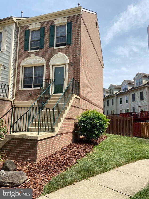 3013 Heritage Springs Ct, Alexandria, VA 22306 Townhome Rentals in