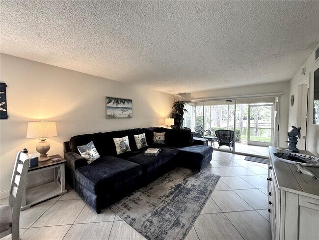 Building Photo - 4377 Longmeadow