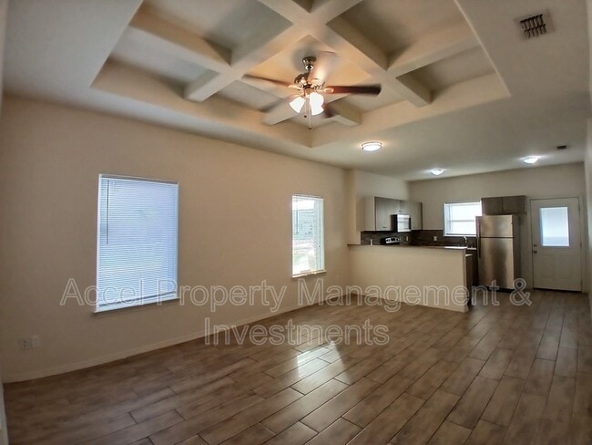 Foto del edificio - 3713 Whitewing Ave