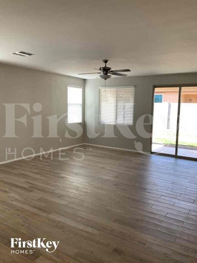 Building Photo - 18530 W Robin Ln