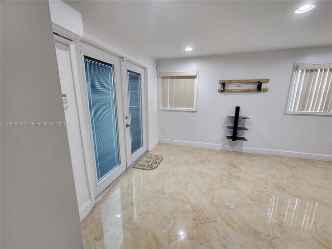 Foto del edificio - 10500 SW 200th Terrace