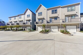 Building Photo - 5262 Ella Blvd