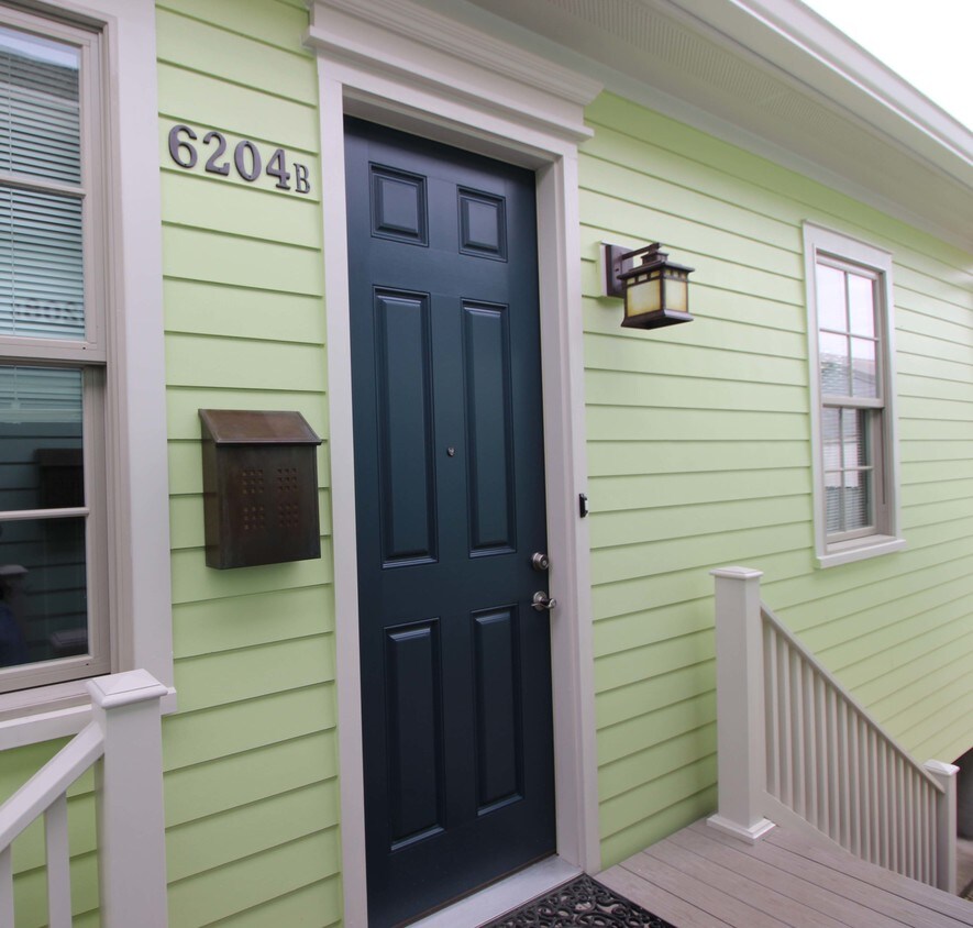 Primary Photo - 6204 S Rocheblave St