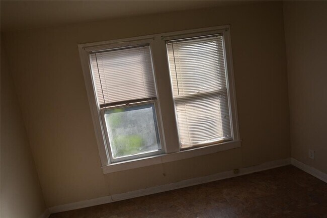 Building Photo - 4201 Birchman Ave