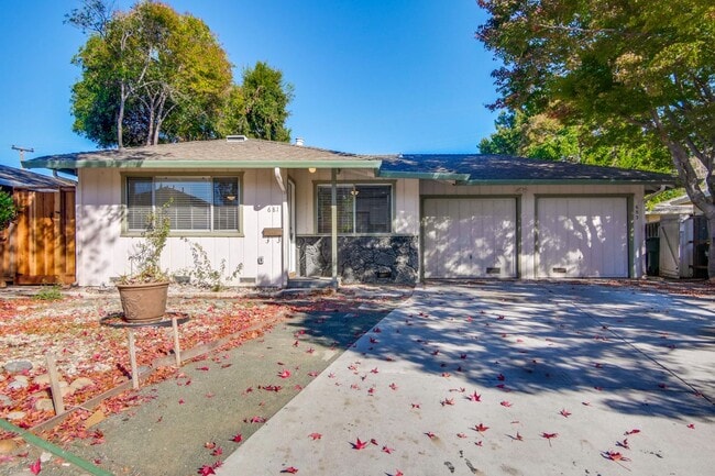 Building Photo - 683 Arbutus Ave