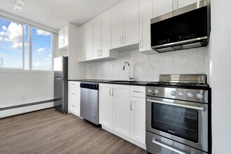 Building Photo - 1454 Pendrell Street