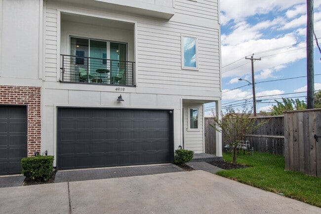 Building Photo - 4919 Avenue J