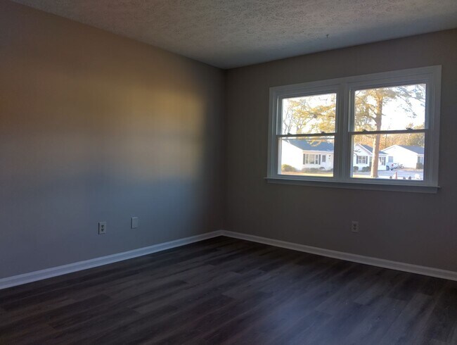 Foto del edificio - 7420 Bellehaven Dr