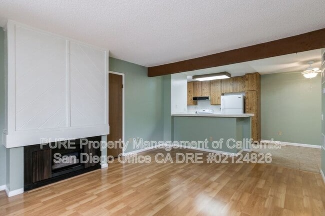 Building Photo - 9129 Village Glen Dr