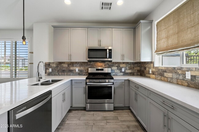 Building Photo - 3030 N 38th St