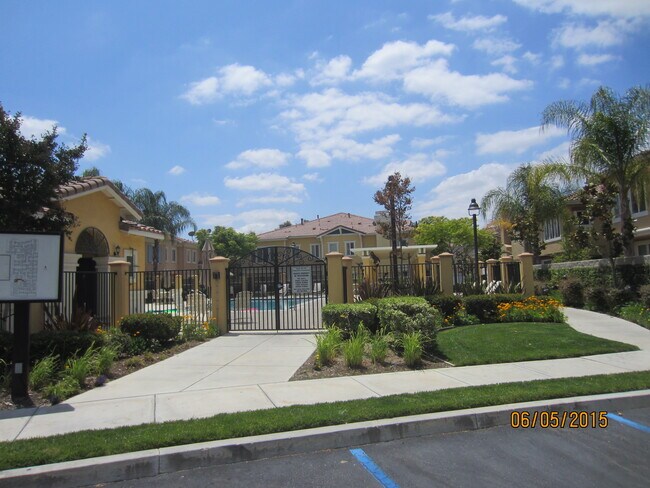 Building Photo - 4117 Orontes Way