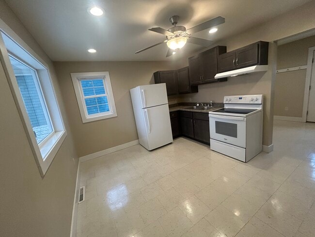 Building Photo - 304 Orchard St