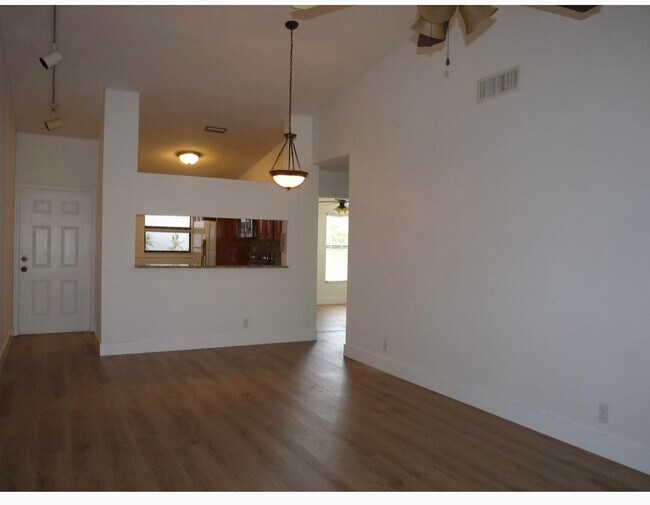 Building Photo - 3130 Millwood Terrace