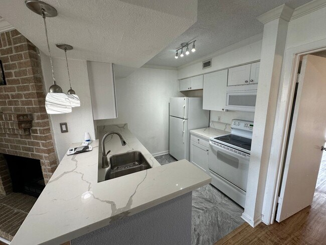 Foto del edificio - Charming One Bedroom, Upstairs Unit!