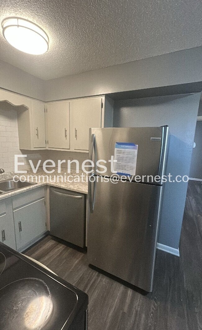 Foto del edificio - 9 Meredith Ct