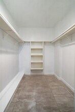 Building Photo - 12346 Huntington Venture Dr