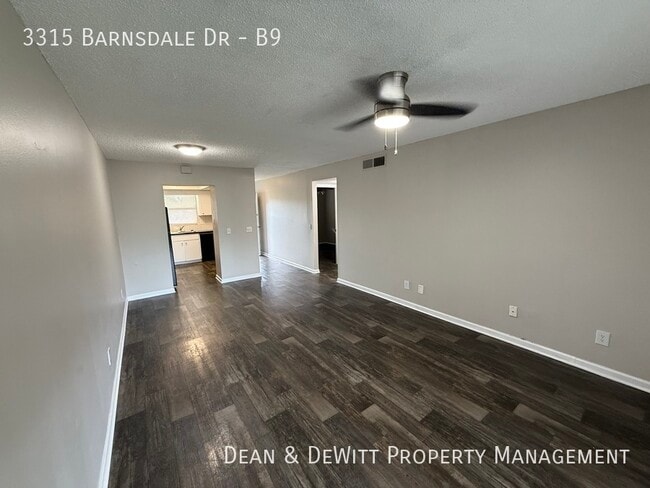 Building Photo - 3315 Barnsdale Dr