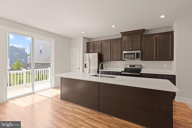 Building Photo - 10512 Hinton Wy