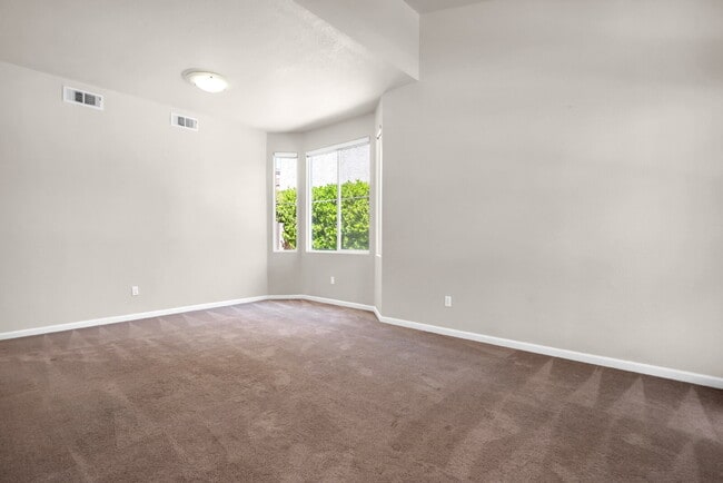 Building Photo - Move-In Ready 4-Bed, 3-Bath Gem in a Covet...