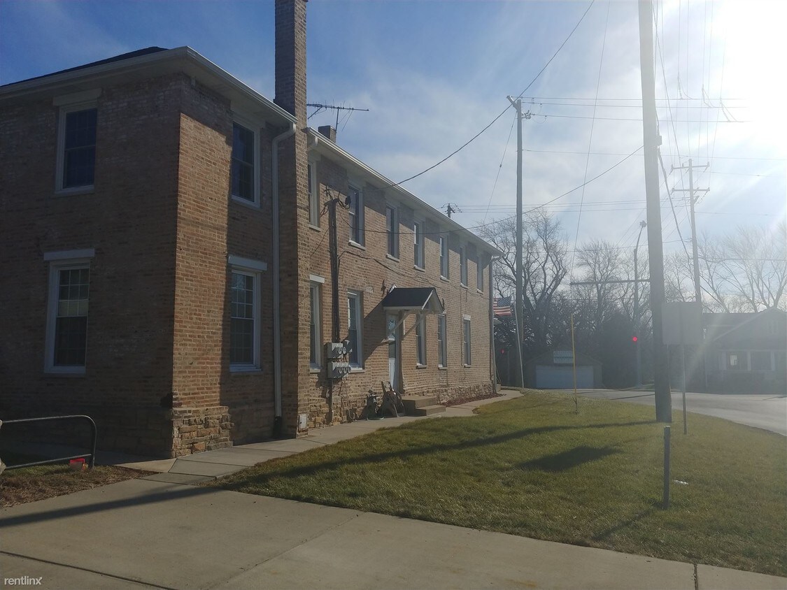 2 br, 1 bath 3701 Spring Grove Rd Apartment for Rent in Johnsburg, IL