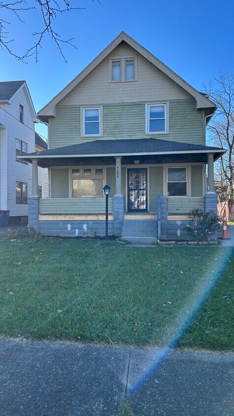 Foto principal - 4288 E 128th St