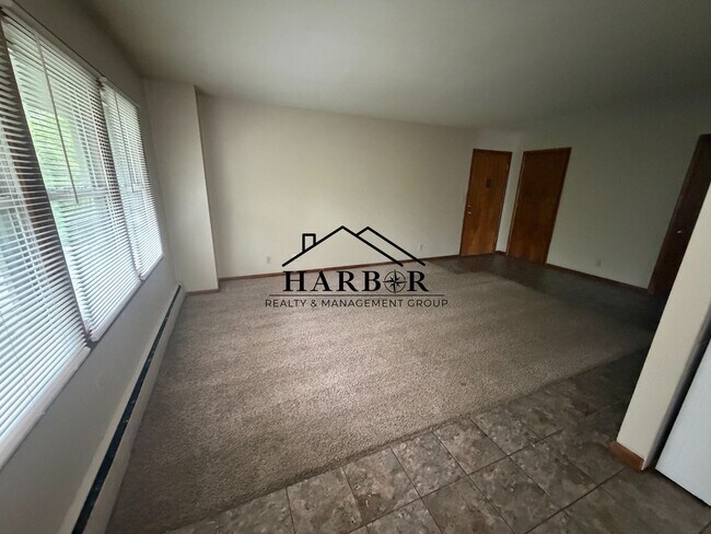 Foto del edificio - 204 11th Ave NW
