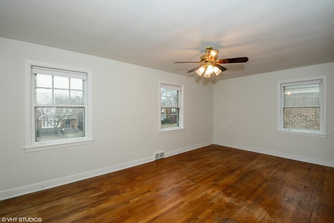 Building Photo - 8828 S Constance Ave