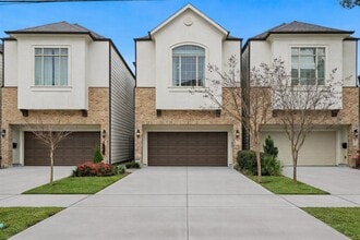 Building Photo - 3022 Maxroy St