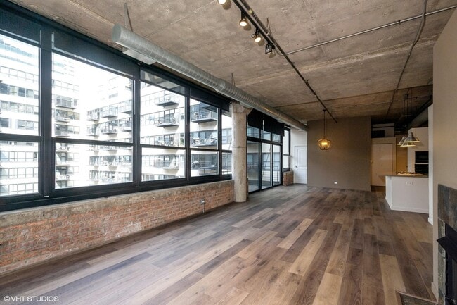 Foto del edificio - 130 S Canal St