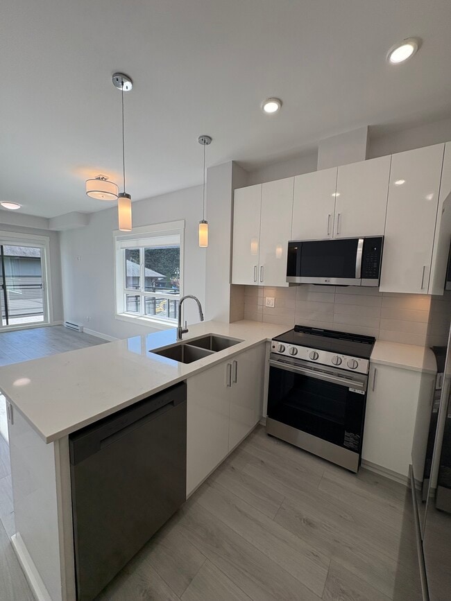 Photo du bâtiment - 33886 Pine St