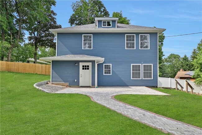 Foto del edificio - 14 Maple Ave