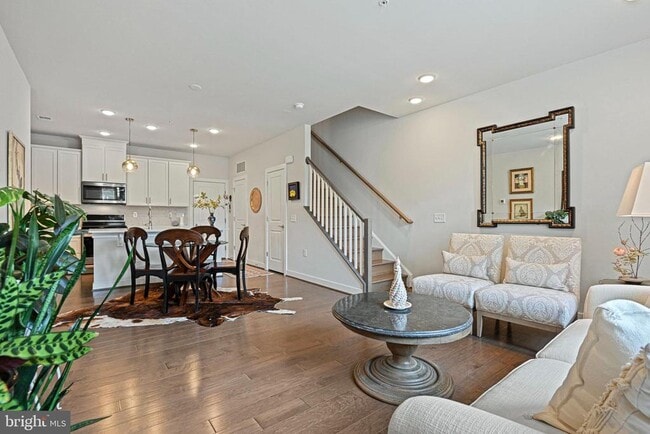 Building Photo - 13342 Arrowbrook Centre Dr