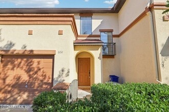 Building Photo - 604 Briar Way Ln