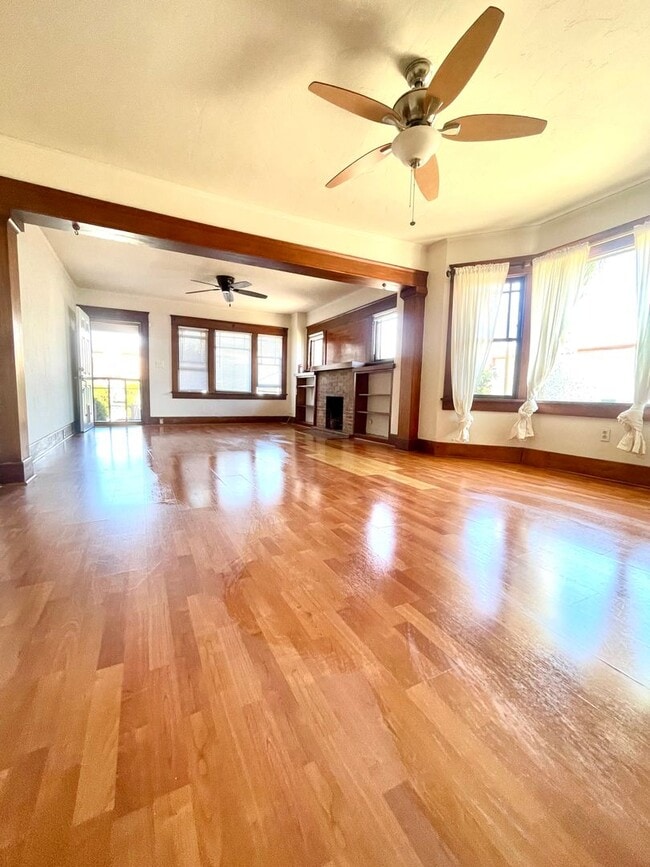 Building Photo - Charming 2 bd House