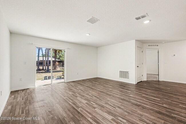 Foto del edificio - 711 Darlington Ave SW