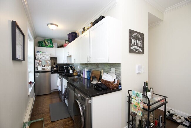 Foto del edificio - 923 W Waveland Ave