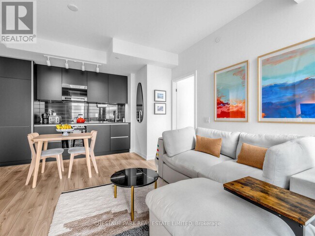 Photo du bâtiment - 120 Broadway Ave