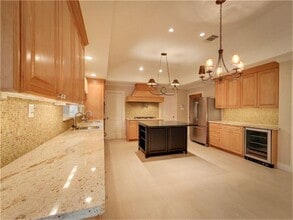 Building Photo - 4517 Tonawanda Dr