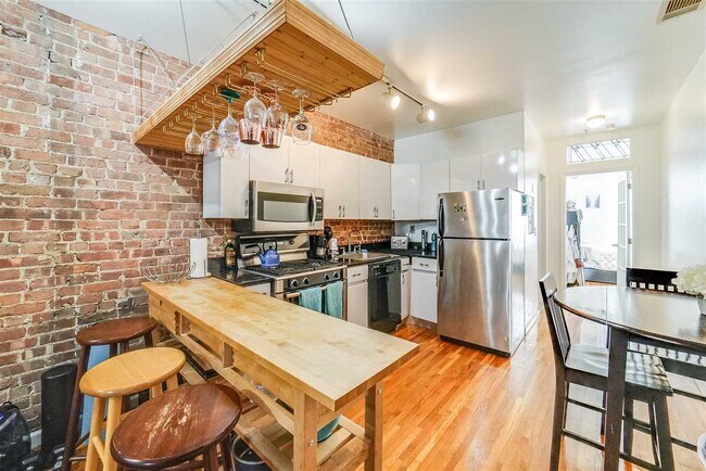 Foto del edificio - 811 Willow Ave