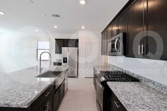 Foto del edificio - 16017 W Hackamore Dr