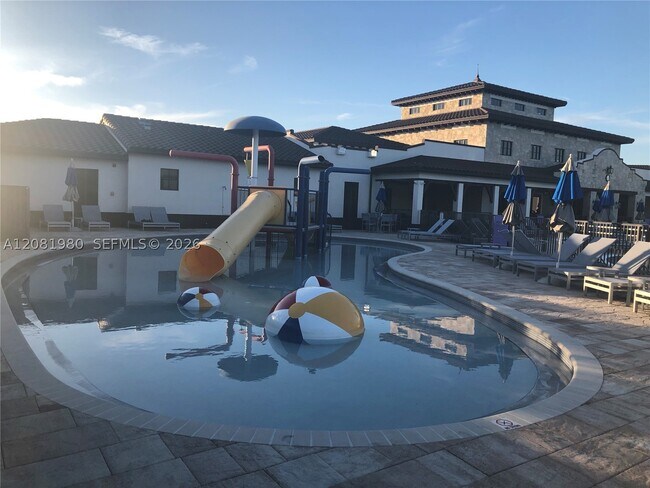 Foto del edificio - 9441 SW 172nd Ave