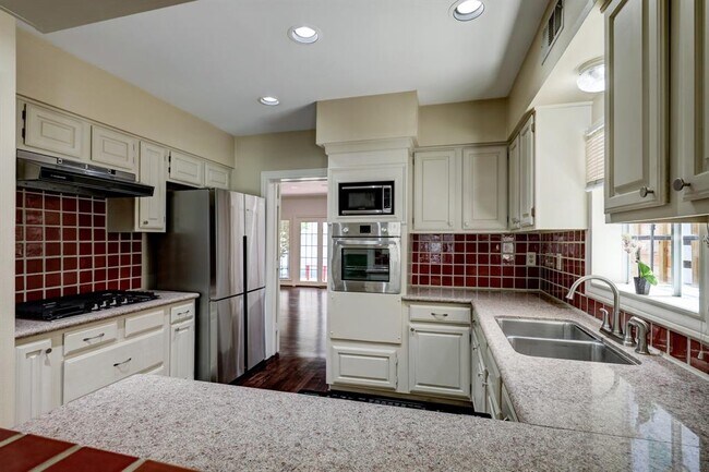 Foto del edificio - 2123 South Blvd