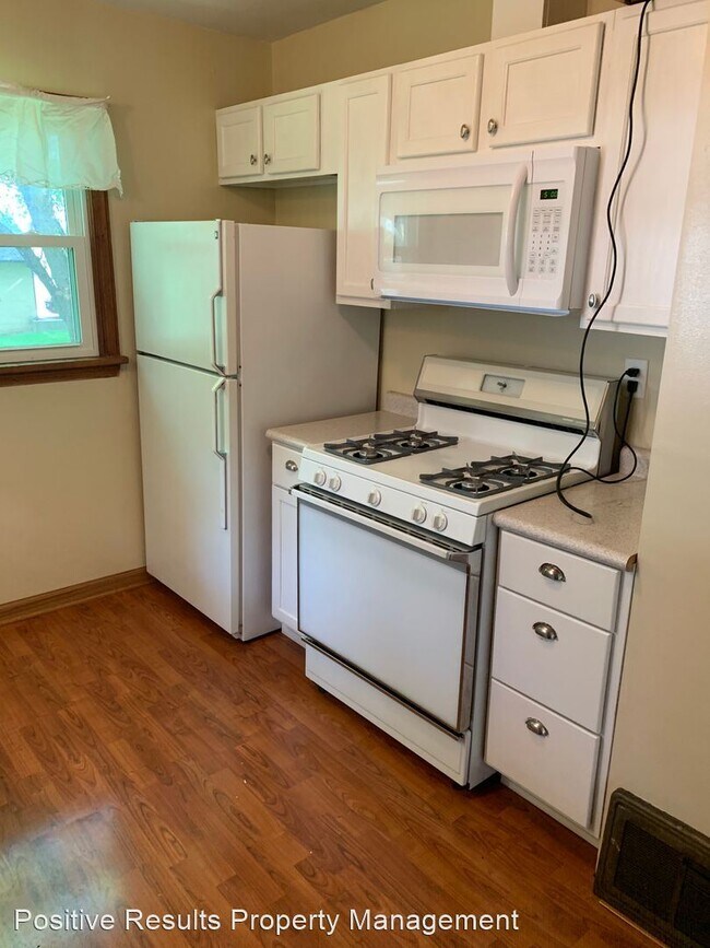 Building Photo - 1 br, 1 bath House - 609 E. Jackson Street