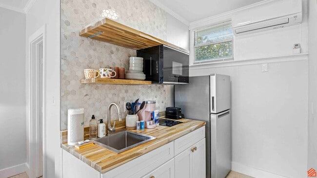 Foto del edificio - 460 Abalone Ct