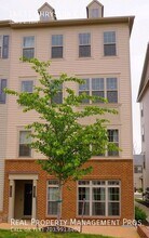 Building Photo - 14831 Chrysler Ct